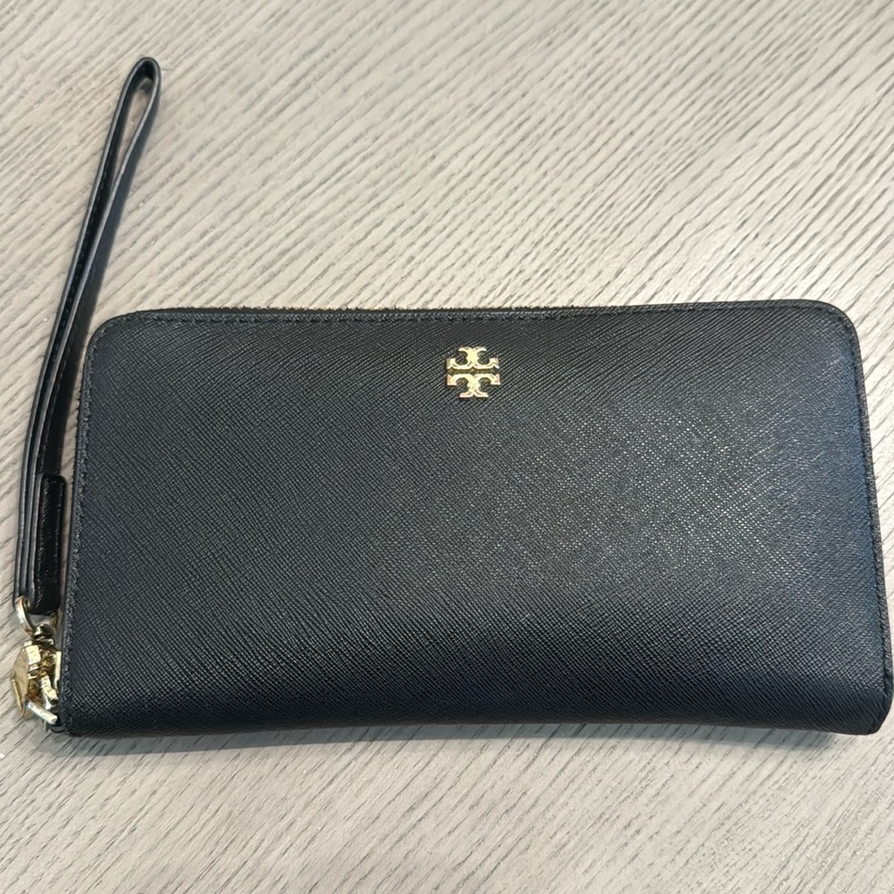 Tory Burch Black Zip Wallet
